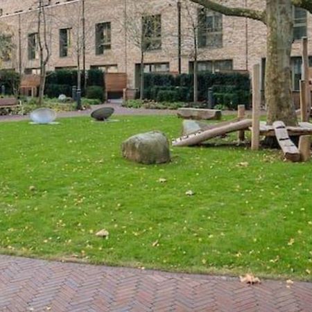 Superb 1 Bedroom Apartment 3Mins From Tube Station London Exterior foto
