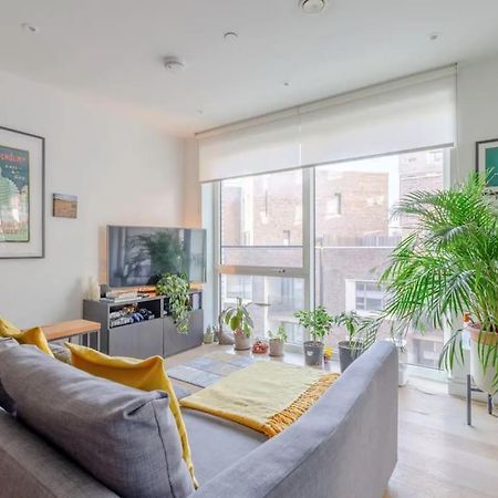 Superb 1 Bedroom Apartment 3Mins From Tube Station London Exterior foto